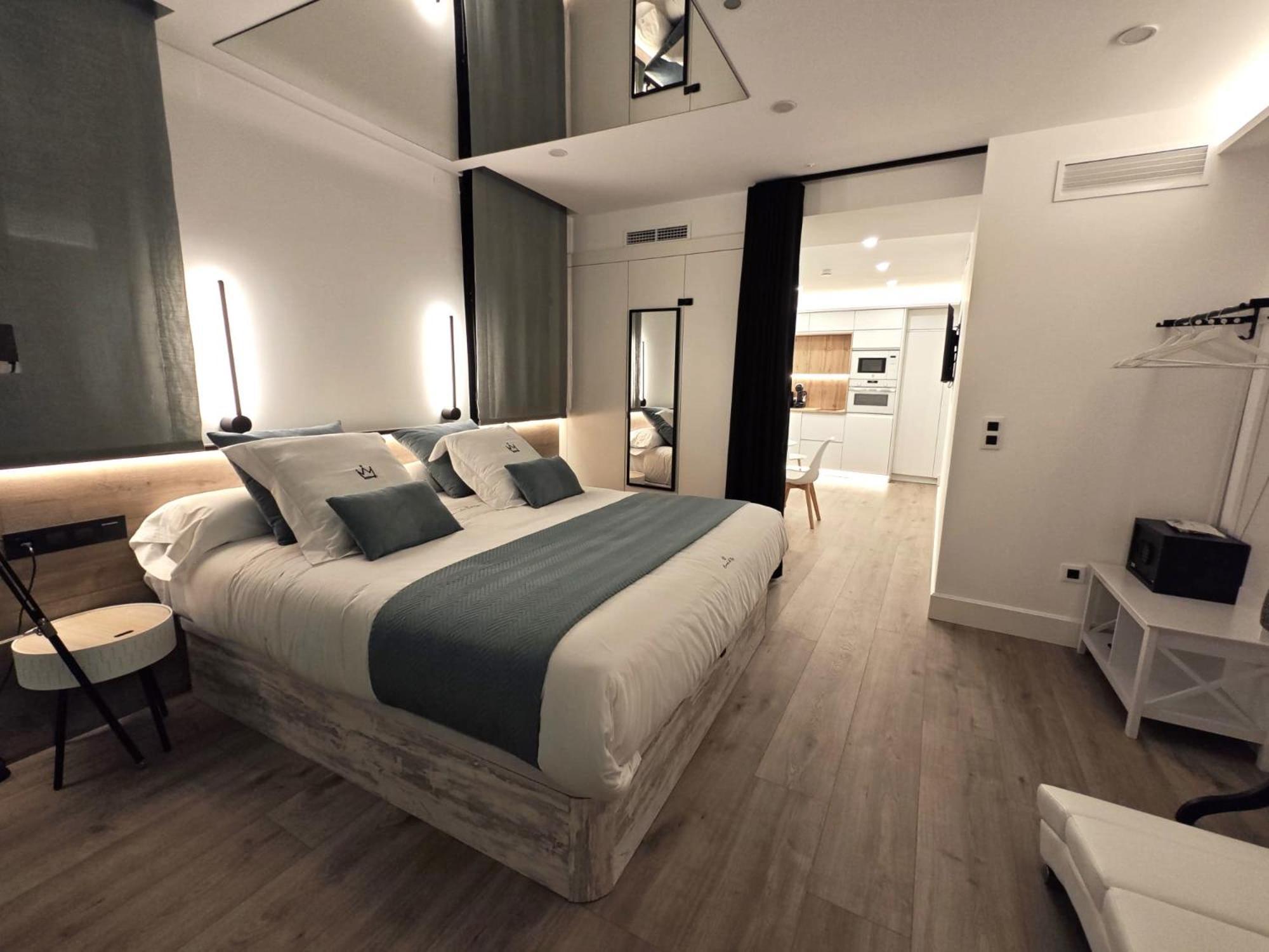 La Parada Del Rey - Luxury Suites Plasencia Εξωτερικό φωτογραφία