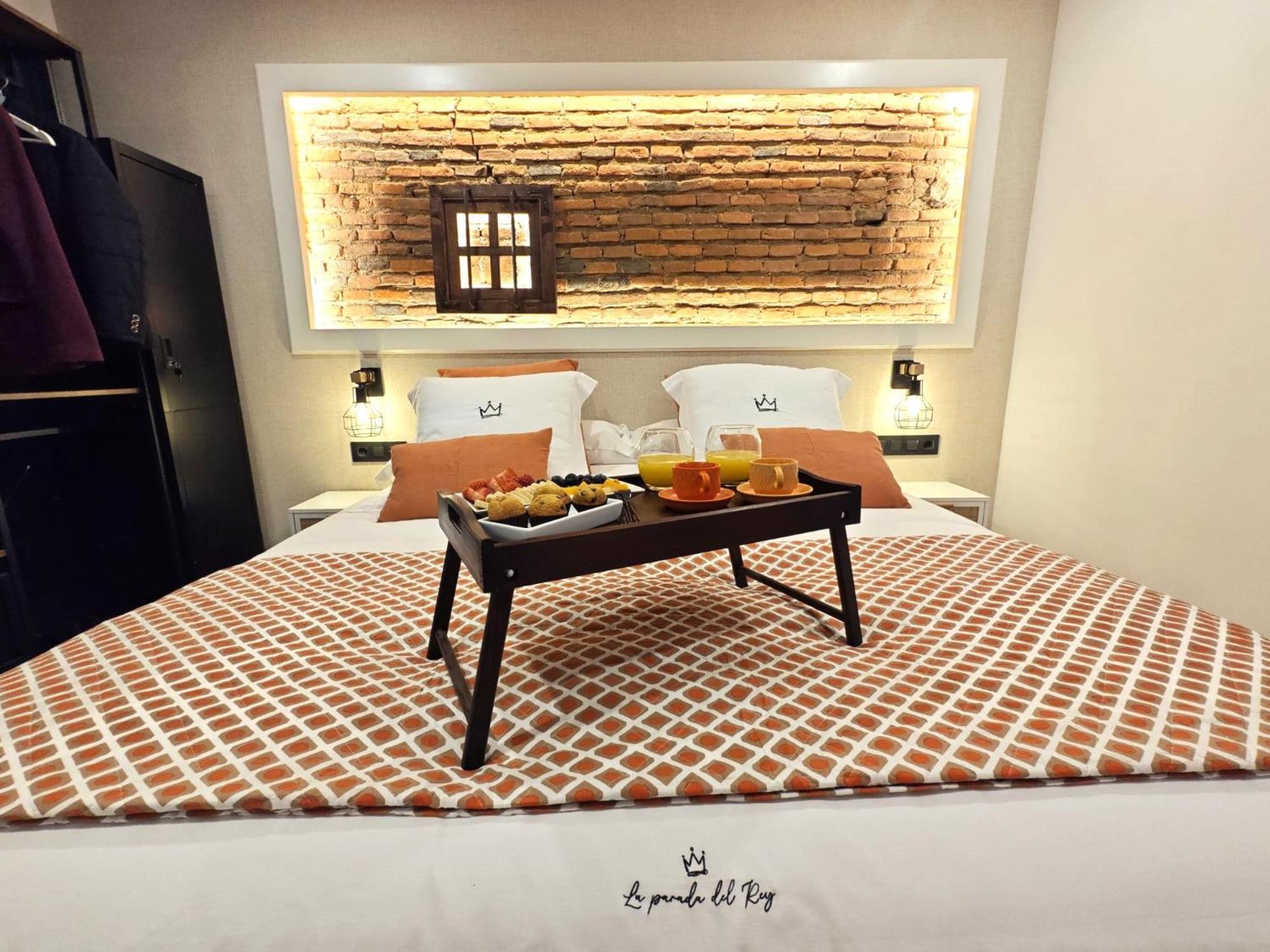 La Parada Del Rey - Luxury Suites Plasencia Εξωτερικό φωτογραφία